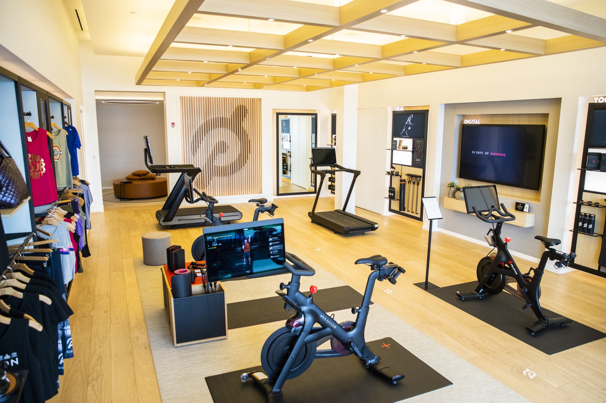 Peloton Vs Gym: The Ultimate Battle for Fitness Dominance